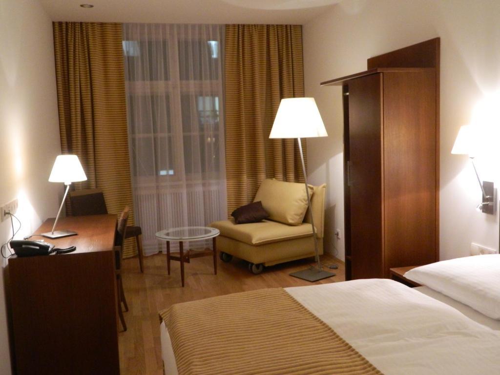 Benediktushaus Im Schottenstift Vienna Room photo