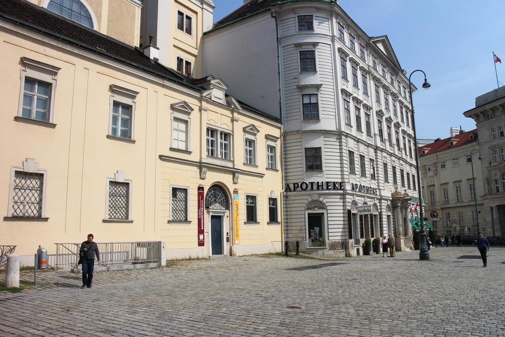 Benediktushaus Im Schottenstift Vienna Exterior photo
